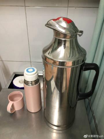 又咩科技与黄咩怡咯的微博世界 探索科技与个人表达的交汇
