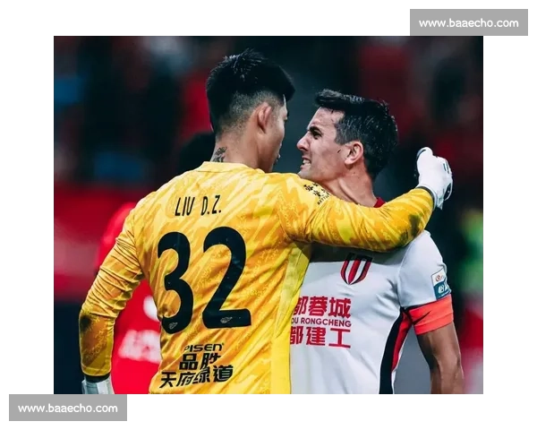 致命失误送登顶良机！蓉城争冠战翻船，刘殿座绝望，媒体人怒喷